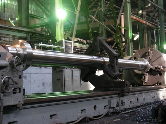 การตี 4140 Sae1045 C45e เพลาเหล็กโลหะผสมพร้อมพื้นผิวเครื่องจักรกลซีเอ็นซี